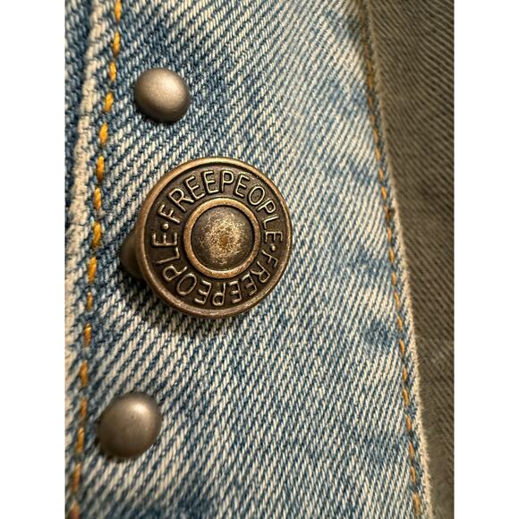 Free People Studded Oversized Denim Trucker Jacket Medium Distressed Blue Boho - Picture 10 of 13